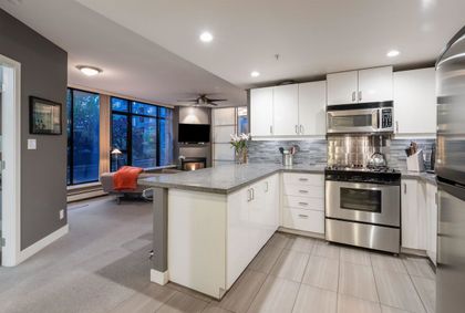 155-w-1st-street-lower-lonsdale-north-vancouver-01