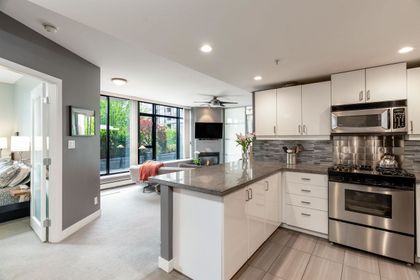 155-w-1st-street-lower-lonsdale-north-vancouver-05