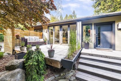 1404-e-18th-street-westlynn-north-vancouver-01