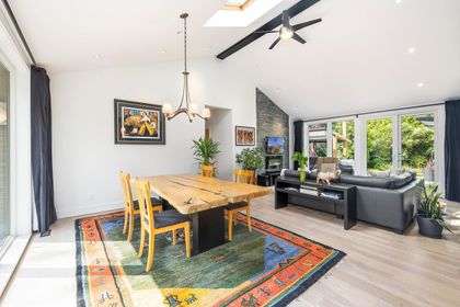 1404-e-18th-street-westlynn-north-vancouver-02