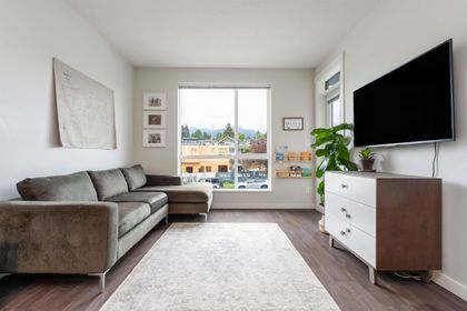 625-e-3rd-street-lower-lonsdale-north-vancouver-01