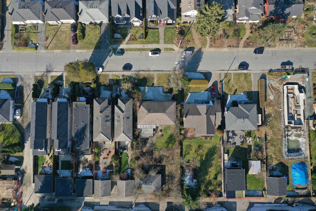 735-e-15th-street-boulevard-north-vancouver-03 at 735 E 15th Street, Boulevard, North Vancouver 735-e-15th-street-boulevard-north-vancouver-03 at 735 E 15th Street, Boulevard, North Vancouver