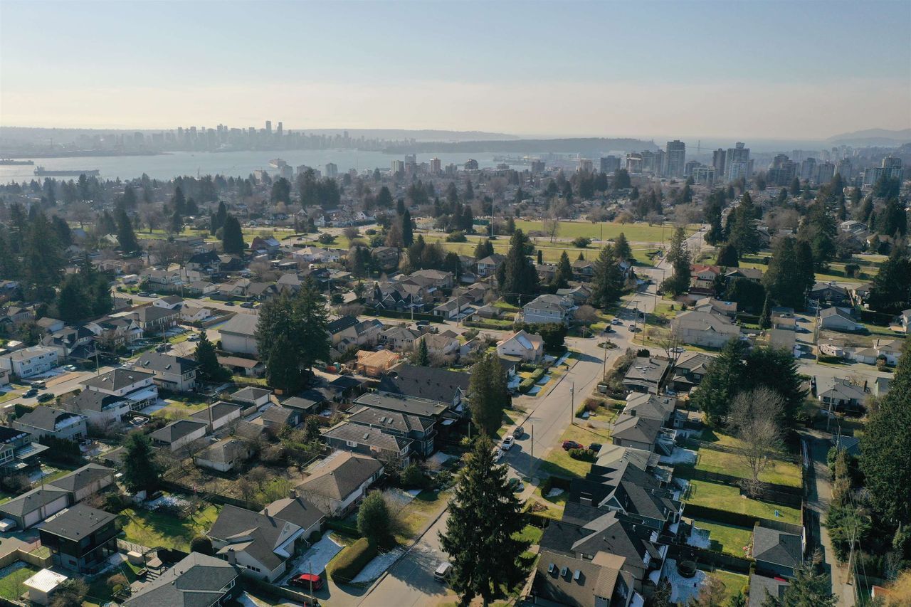 735-e-15th-street-boulevard-north-vancouver-26 at 735 E 15th Street, Boulevard, North Vancouver 735-e-15th-street-boulevard-north-vancouver-26 at 735 E 15th Street, Boulevard, North Vancouver