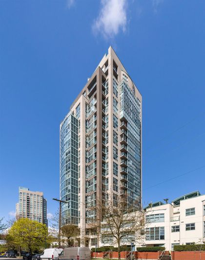 907-beach-avenue-yaletown-vancouver-west-01