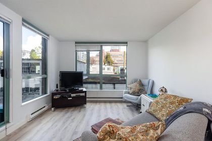 907-beach-avenue-yaletown-vancouver-west-02