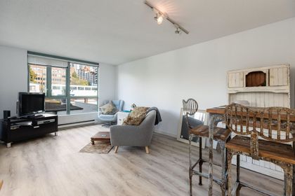 907-beach-avenue-yaletown-vancouver-west-04