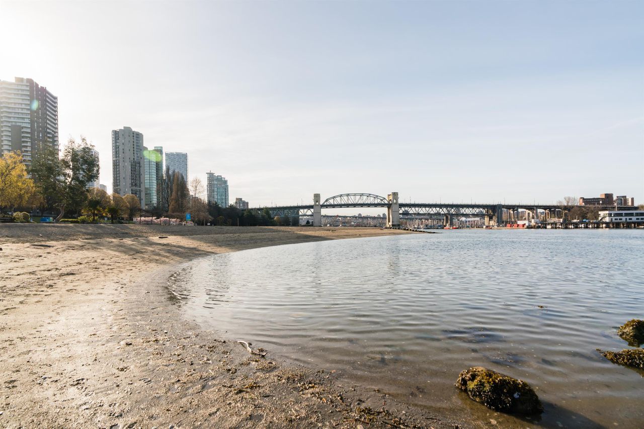 907-beach-avenue-yaletown-vancouver-west-20 at 406 - 907 Beach Avenue, Yaletown, Vancouver West 907-beach-avenue-yaletown-vancouver-west-20 at 406 - 907 Beach Avenue, Yaletown, Vancouver West