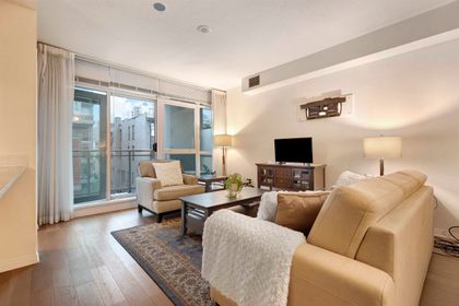 100-e-esplanade-street-lower-lonsdale-north-vancouver-02