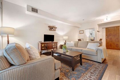 100-e-esplanade-street-lower-lonsdale-north-vancouver-03