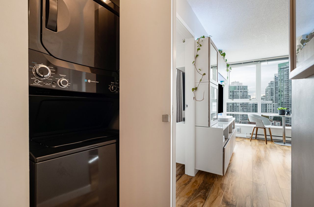 at 1711 - 939 Expo Boulevard, Yaletown, Vancouver West  at 1711 - 939 Expo Boulevard, Yaletown, Vancouver West
