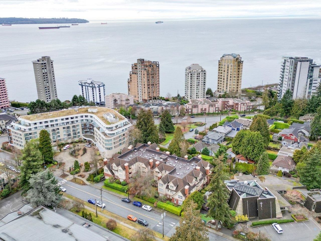 843-22nd-street-dundarave-west-vancouver-05 at 108 - 843 22nd Street, Dundarave, West Vancouver 843-22nd-street-dundarave-west-vancouver-05 at 108 - 843 22nd Street, Dundarave, West Vancouver
