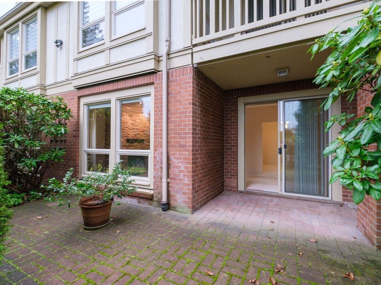 843-22nd-street-dundarave-west-vancouver-07 at 108 - 843 22nd Street, Dundarave, West Vancouver 843-22nd-street-dundarave-west-vancouver-07 at 108 - 843 22nd Street, Dundarave, West Vancouver