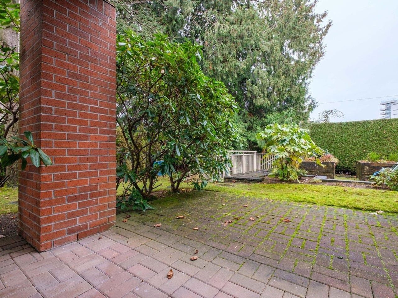 843-22nd-street-dundarave-west-vancouver-09 at 108 - 843 22nd Street, Dundarave, West Vancouver 843-22nd-street-dundarave-west-vancouver-09 at 108 - 843 22nd Street, Dundarave, West Vancouver