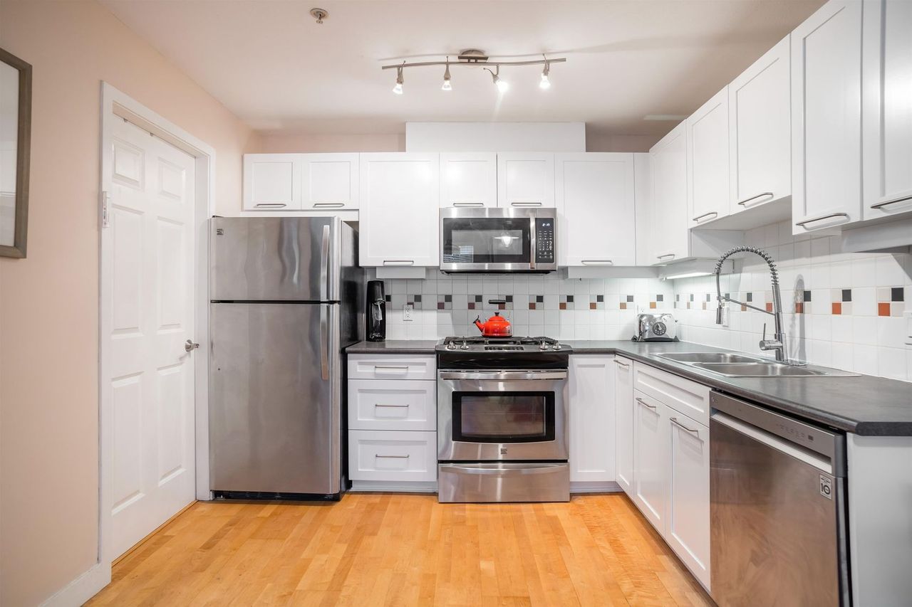 2442-w-4th-avenue-kitsilano-vancouver-west-07 at 2442 W 4th Avenue, Kitsilano, Vancouver West 2442-w-4th-avenue-kitsilano-vancouver-west-07 at 2442 W 4th Avenue, Kitsilano, Vancouver West