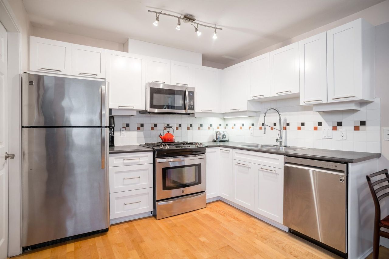 2442-w-4th-avenue-kitsilano-vancouver-west-08 at 2442 W 4th Avenue, Kitsilano, Vancouver West 2442-w-4th-avenue-kitsilano-vancouver-west-08 at 2442 W 4th Avenue, Kitsilano, Vancouver West