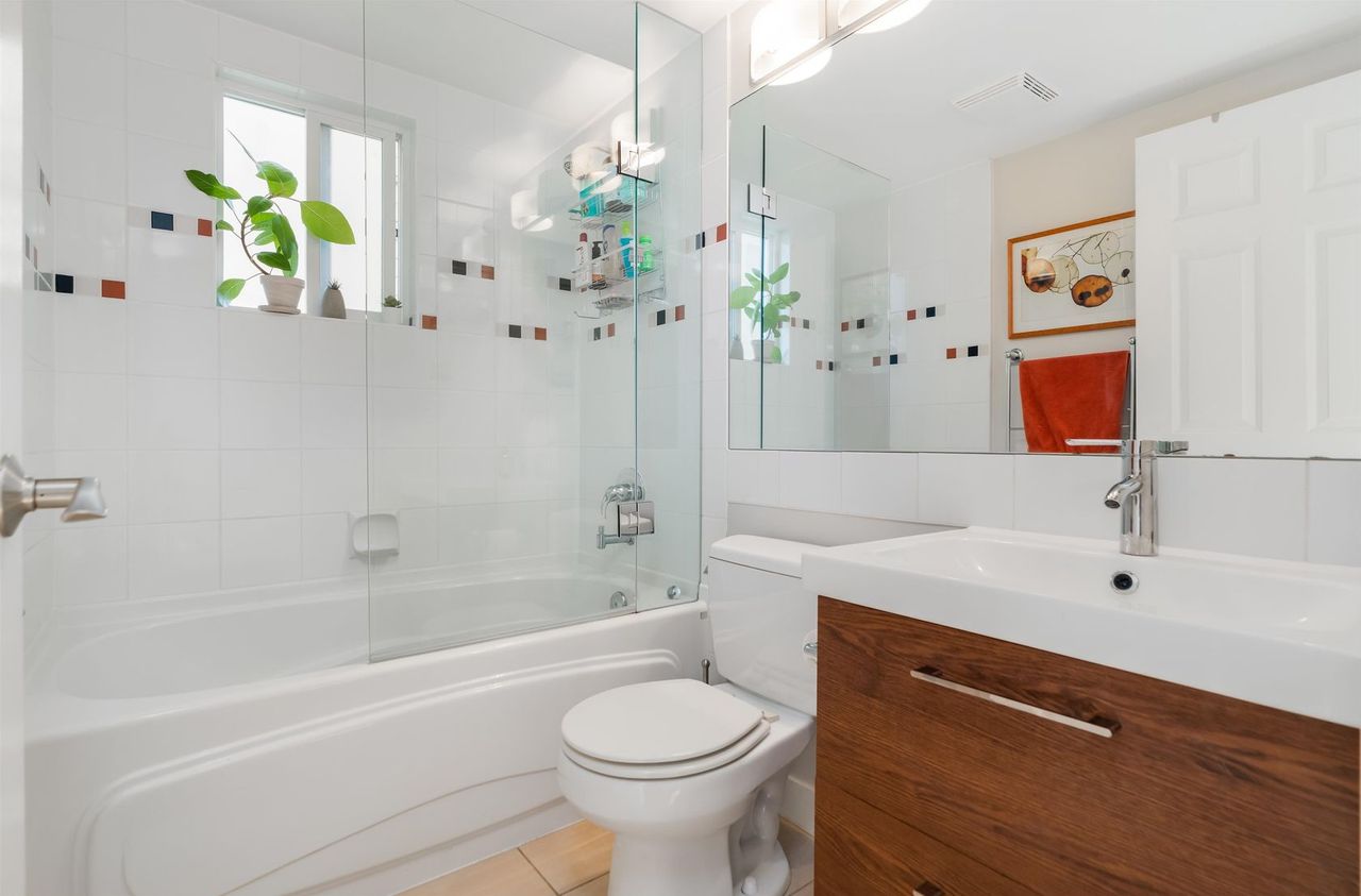 2442-w-4th-avenue-kitsilano-vancouver-west-18-1 at 2442 W 4th Avenue, Kitsilano, Vancouver West 2442-w-4th-avenue-kitsilano-vancouver-west-18-1 at 2442 W 4th Avenue, Kitsilano, Vancouver West