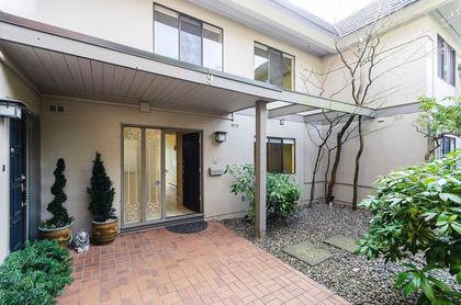 2206-folkestone-way-panorama-village-west-vancouver-04