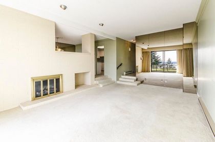 2206-folkestone-way-panorama-village-west-vancouver-05