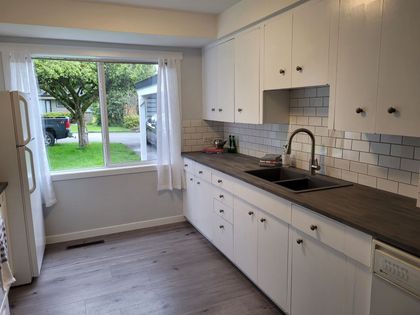 1293-silverwood-crescent-norgate-north-vancouver-04