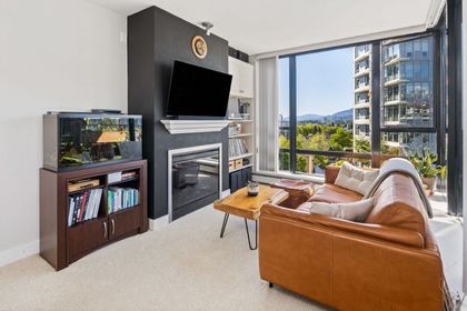 151-w-2nd-street-lower-lonsdale-north-vancouver-01