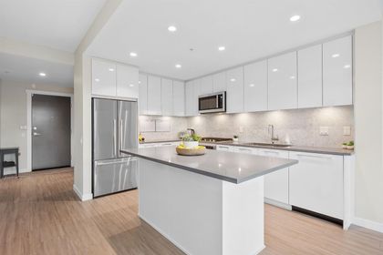 2651-library-lane-lynn-valley-north-vancouver-02