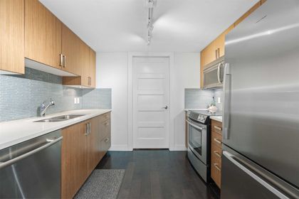 222-e-30th-avenue-main-vancouver-east-04