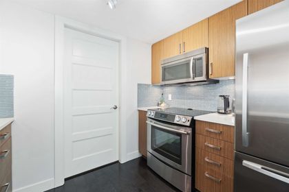 222-e-30th-avenue-main-vancouver-east-05