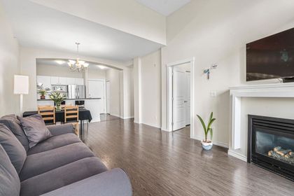 9339-university-crescent-simon-fraser-univer-burnaby-north-03