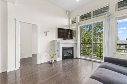 9339-university-crescent-simon-fraser-univer-burnaby-north-04