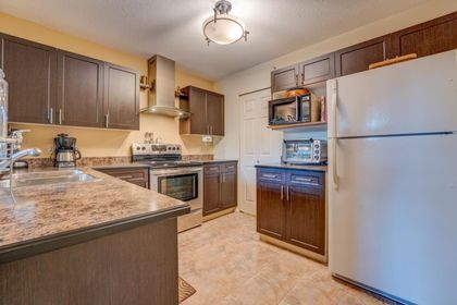 1000-bowron-court-roche-point-north-vancouver-01