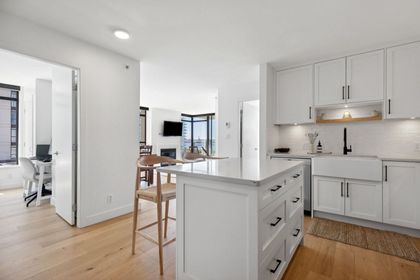 175-w-1st-street-lower-lonsdale-north-vancouver-01