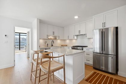 175-w-1st-street-lower-lonsdale-north-vancouver-02