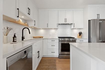 175-w-1st-street-lower-lonsdale-north-vancouver-04