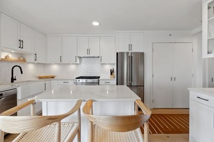 175-w-1st-street-lower-lonsdale-north-vancouver-05