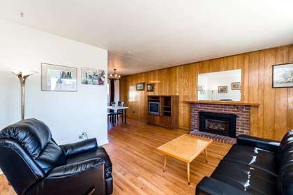 622-e-7th-street-queensbury-north-vancouver-02