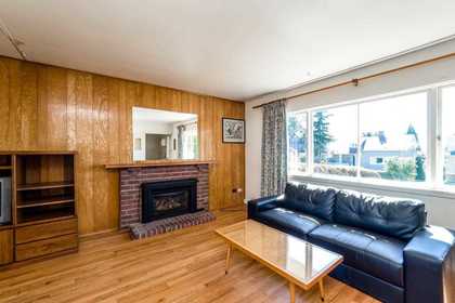 622-e-7th-street-queensbury-north-vancouver-03