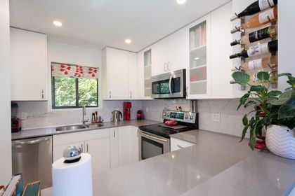 220-e-4th-street-lower-lonsdale-north-vancouver-03