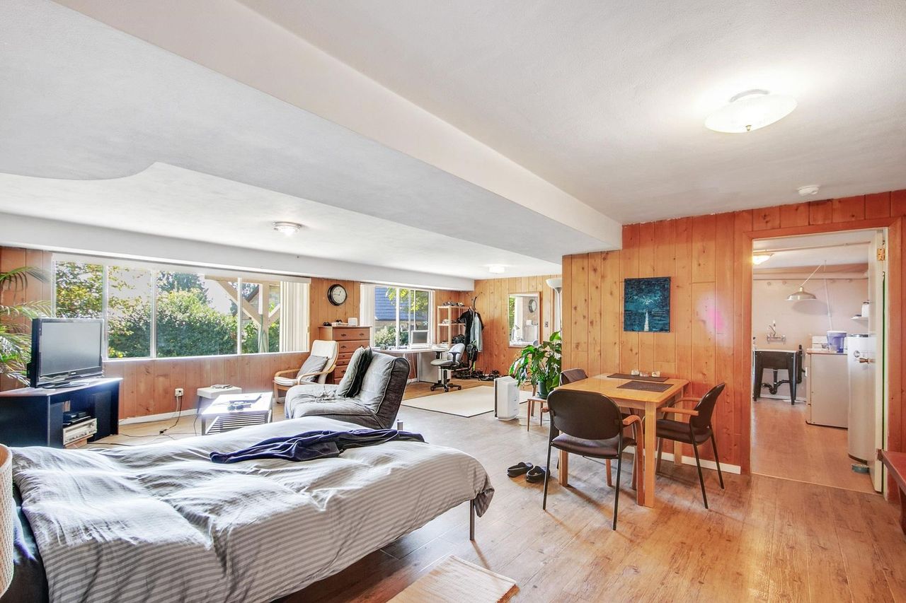 850-8th-street-sentinel-hill-west-vancouver-16 at 850 8th Street, Sentinel Hill, West Vancouver 850-8th-street-sentinel-hill-west-vancouver-16 at 850 8th Street, Sentinel Hill, West Vancouver