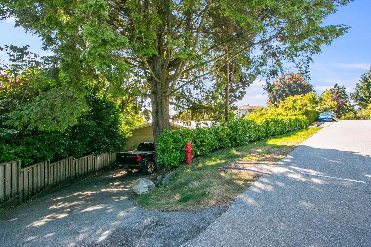 850-8th-street-sentinel-hill-west-vancouver-27 at 850 8th Street, Sentinel Hill, West Vancouver 850-8th-street-sentinel-hill-west-vancouver-27 at 850 8th Street, Sentinel Hill, West Vancouver