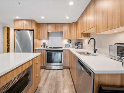 1365-pemberton-avenue-downtown-sq-squamish-02