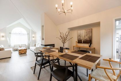 8459-214-street-walnut-grove-langley-02