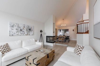 8459-214-street-walnut-grove-langley-04