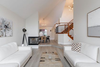 8459-214-street-walnut-grove-langley-05