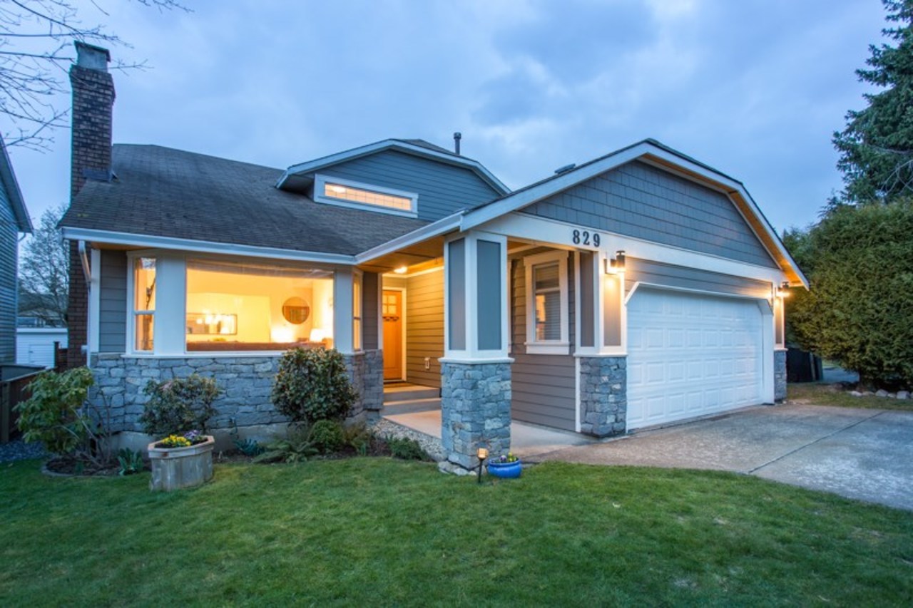 829 Nicolum Court, Roche Point, North Vancouver