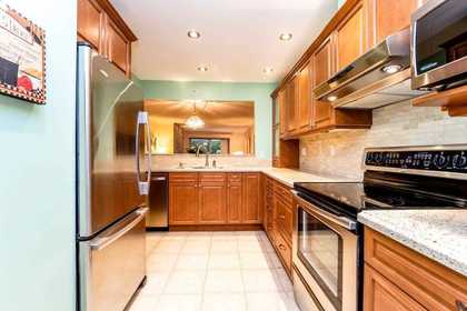 1050-bowron-court-roche-point-north-vancouver-03