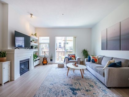 754-orwell-street-lynnmour-north-vancouver-02