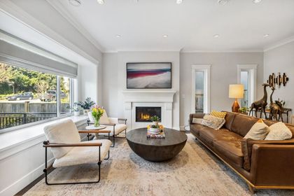 625-e-4th-street-queensbury-north-vancouver-03