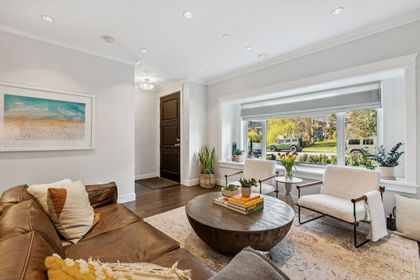 625-e-4th-street-queensbury-north-vancouver-04