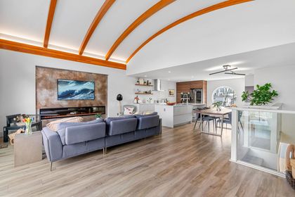 415-w-esplanade-lower-lonsdale-north-vancouver-03