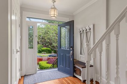 2146-william-street-grandview-woodland-vancouver-east-03